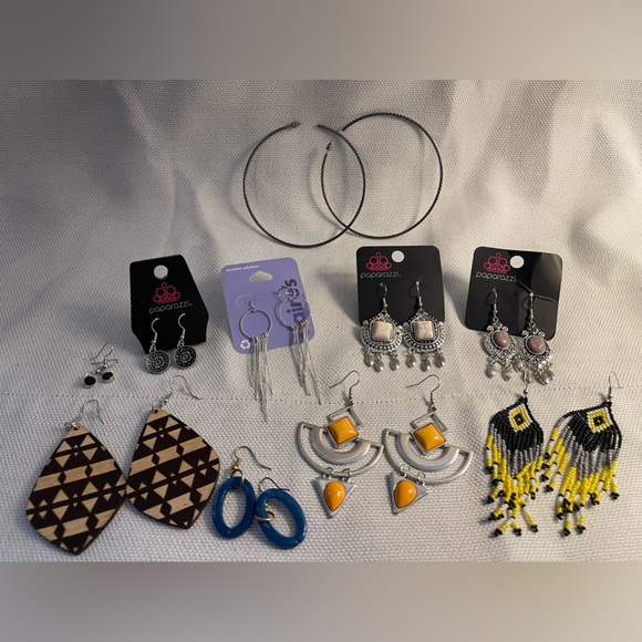 Lot of 10 Pairs of Earrings - Picture 1 of 1